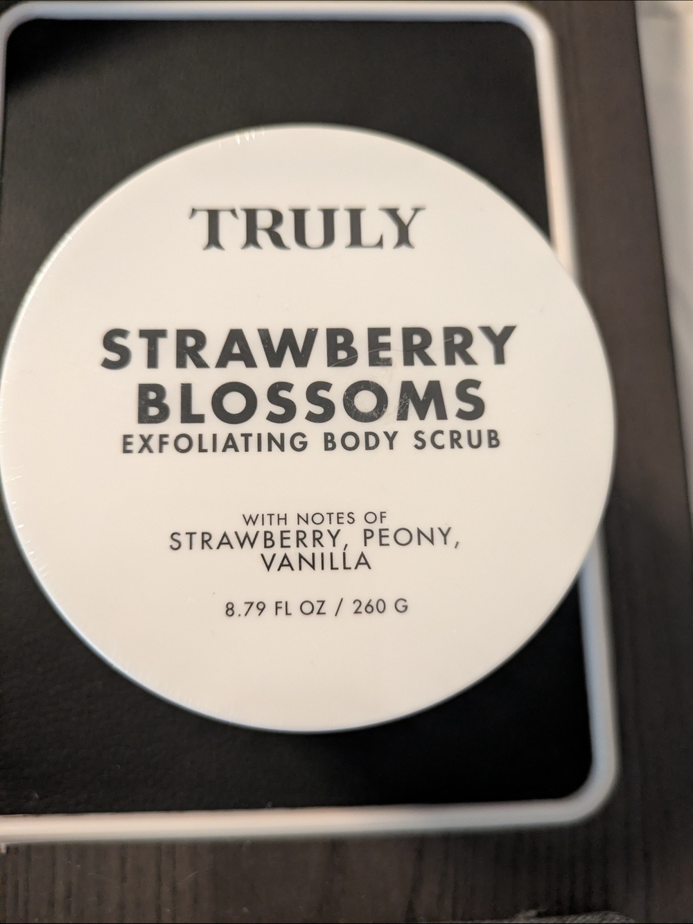 TRULY Strawberry Blossoms Exfoliating Body Scrub - White